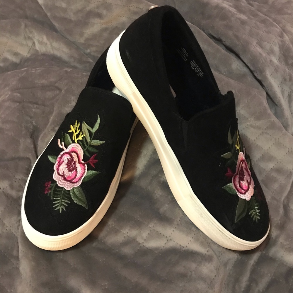 Steve Madden Black Suede Shoes
